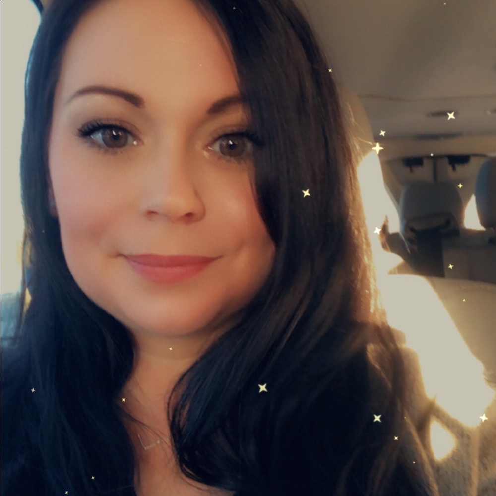 Meet your Posher, Emily